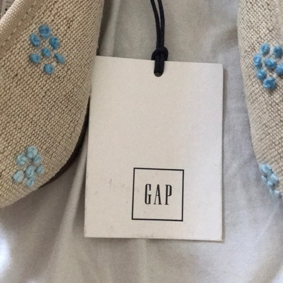 Shoes - Picture 2 of 3